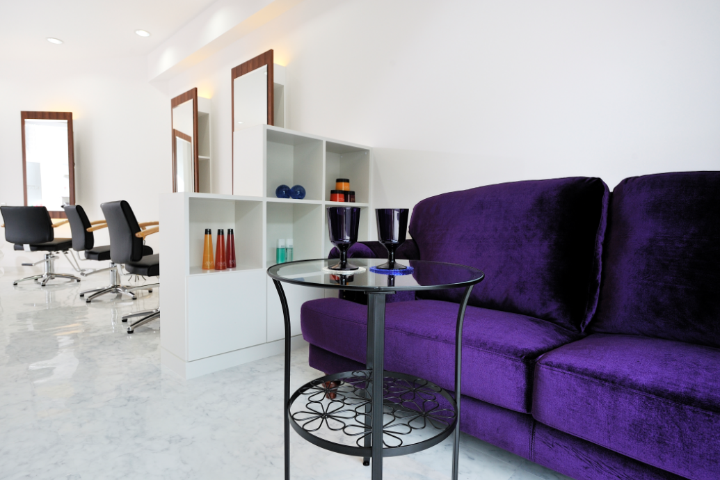 【草津駅】≪月給18万円〜≫≪営業時間内レッスンOK≫ヘッドスパなどのリラクゼーションメニューに特化！どこのサロンに行っても恥ずかしくない技術が学べます！個人のペースで成長していける「Hair KLAXON（ヘアークラクション）」からアシスタント（美容師）の求人☆★☆