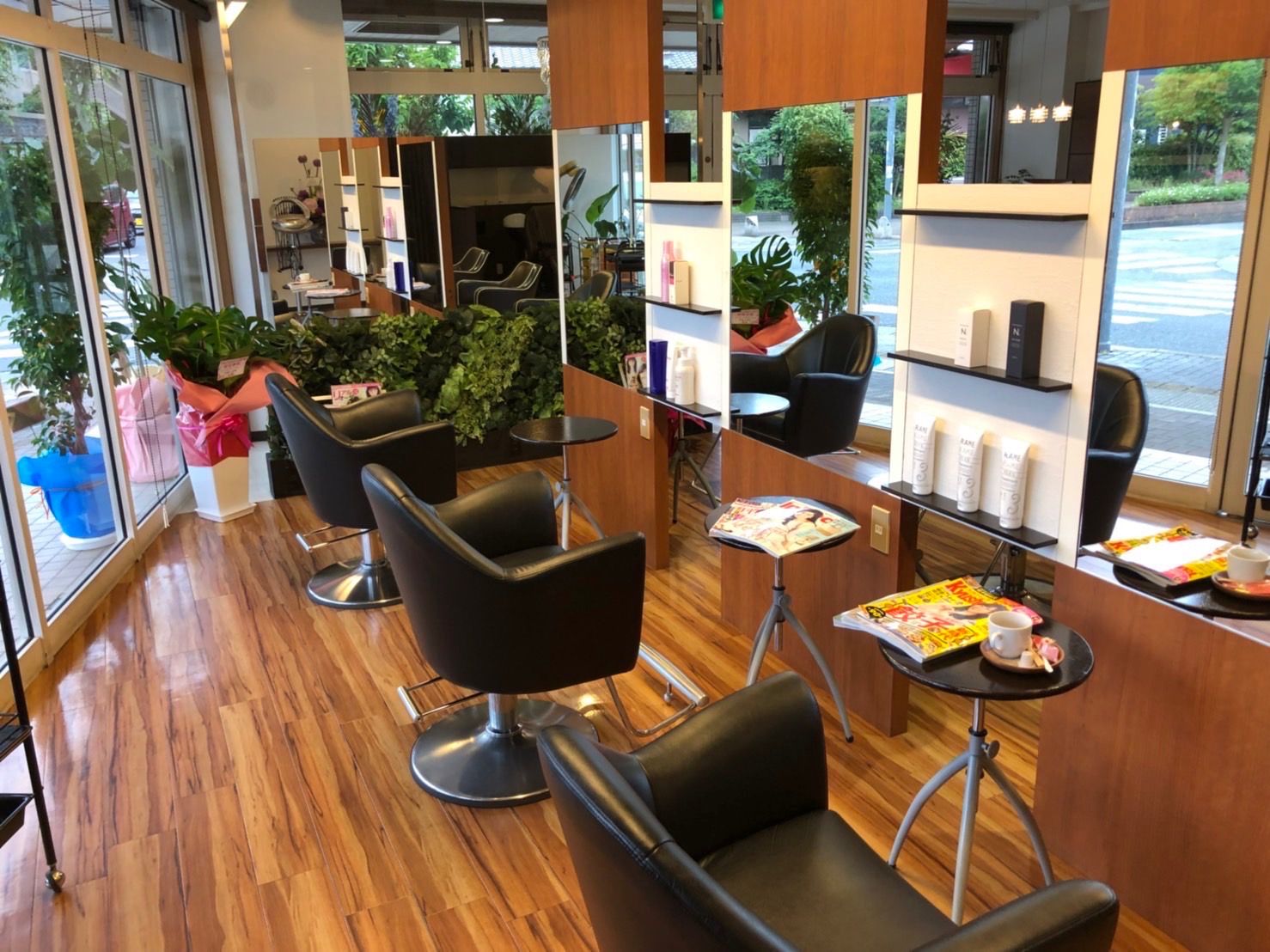 【筒井】≪社会保険完備・営業時間18:00迄・入客チャンスあり・ヘアセットが学べる≫大人女性に愛されているアットホームサロン「育てよう、人の和」をテーマにあたたかいサロン作りに取り組んでいる「Chic Hair 大野城店（シークヘアーオオノジョウテン）」からスタイリスト（美容師）の求人☆★