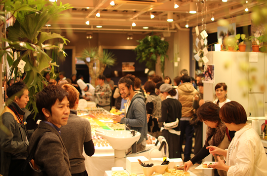 【藤井寺駅】《社会保険完備》《第3日曜休み》長く安心して働けるように福利厚生も充実！地域に根ざし、お客様との距離が近い地域密着サロン「LIDDELL（リデル）」からスタイリスト（美容師）の求人★☆