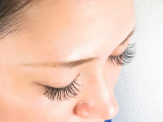 【西院】地域密着型の隠れ家的サロン！私服勤務OK！髪色・ネイルも自由！おしゃれして働けます！働き方も自身のライフスタイルに合った働き方の選択が可能！「ANEMONA（アネモナ）」からアイリスト（アイデザイナー・まつ毛エクステ）の求人★☆★