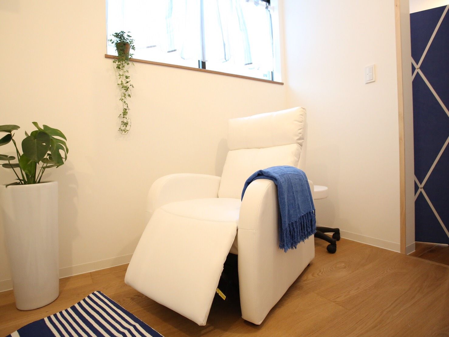 【JR茨木】≪実働8時間・有給休暇あり≫人間関係も良好でスタッフさんの定着率の高いサロン！経験者大歓迎！福利厚生も整い女性が長く安心して働ける環境！おしゃれでかわいい空間Rechel Aloha 茨木店（リシェルアロハイバラキテン）からアイリスト（アイデザイナー・まつ毛エクステ）の求人☆☆