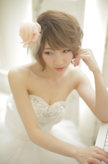 【阪急高槻市】≪月8日休み選択可能！月給18万円スタート≫広々としたオシャレな店内でゆっくりお客様と関わっていくことができます！20〜40代のお客様を中心に人気を誇るAlaiaolo（アライアオーロ）からアシスタント（美容師）の求人★☆