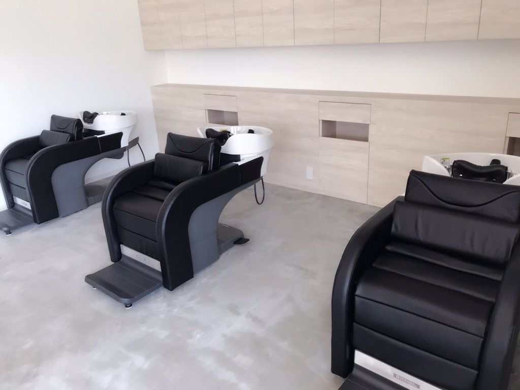 【近鉄五位堂】≪月10日休み≫≪年間休日120日≫≪月曜日開店サロン≫≪土日休みOK≫≪社会保険完備≫朝レッスンで夜は早めに退社!仕事もプライベートも充実させたい方にオススメです!「BOND hair stage 良福寺店(ボンドヘアステージリョウフクジテン)」アシスタント(美容師)の求人☆★☆