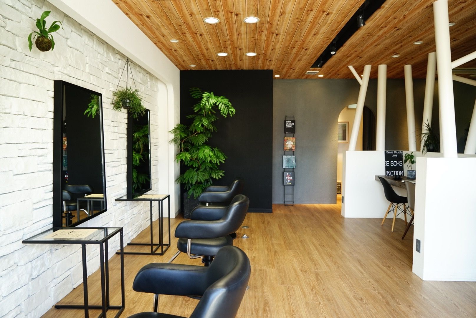 【舞多聞】≪完全週休2日制≫≪月給22万円スタート≫≪社会保険完備≫働きやすい環境が整ったアットホームサロン !平均退社19時頃で遅くまで残ることも無くプライベートも充実です!「SOLACEROOM(ソレイスルーム)」からアシスタント(美容師)の求人☆★