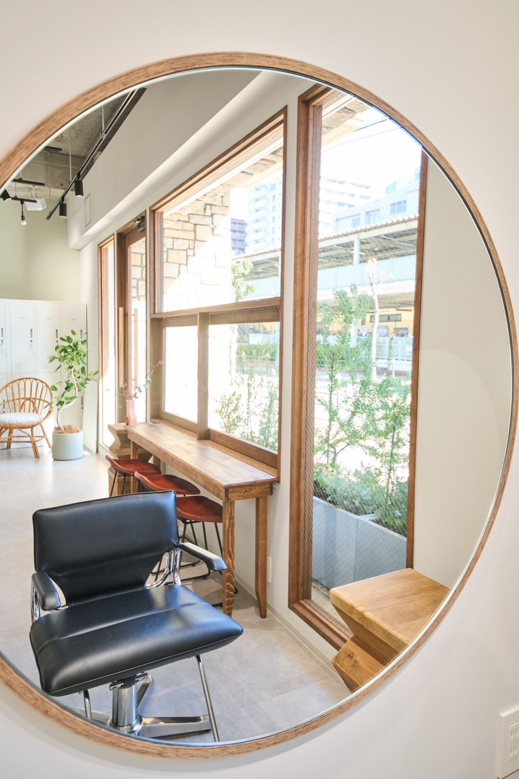 【玉造】≪完全週休2日制≫≪土日休み取得OK≫≪月給24万円以上≫≪社会保険完備≫≪夏季8連休≫≪お弁当支給あり≫駅前すぐの路面店！美容師が長く働ける環境や体制を整えています！「KURT by MARUCA（クルトバイマルカ）」からからスタイリスト（美容師）の求人☆☆