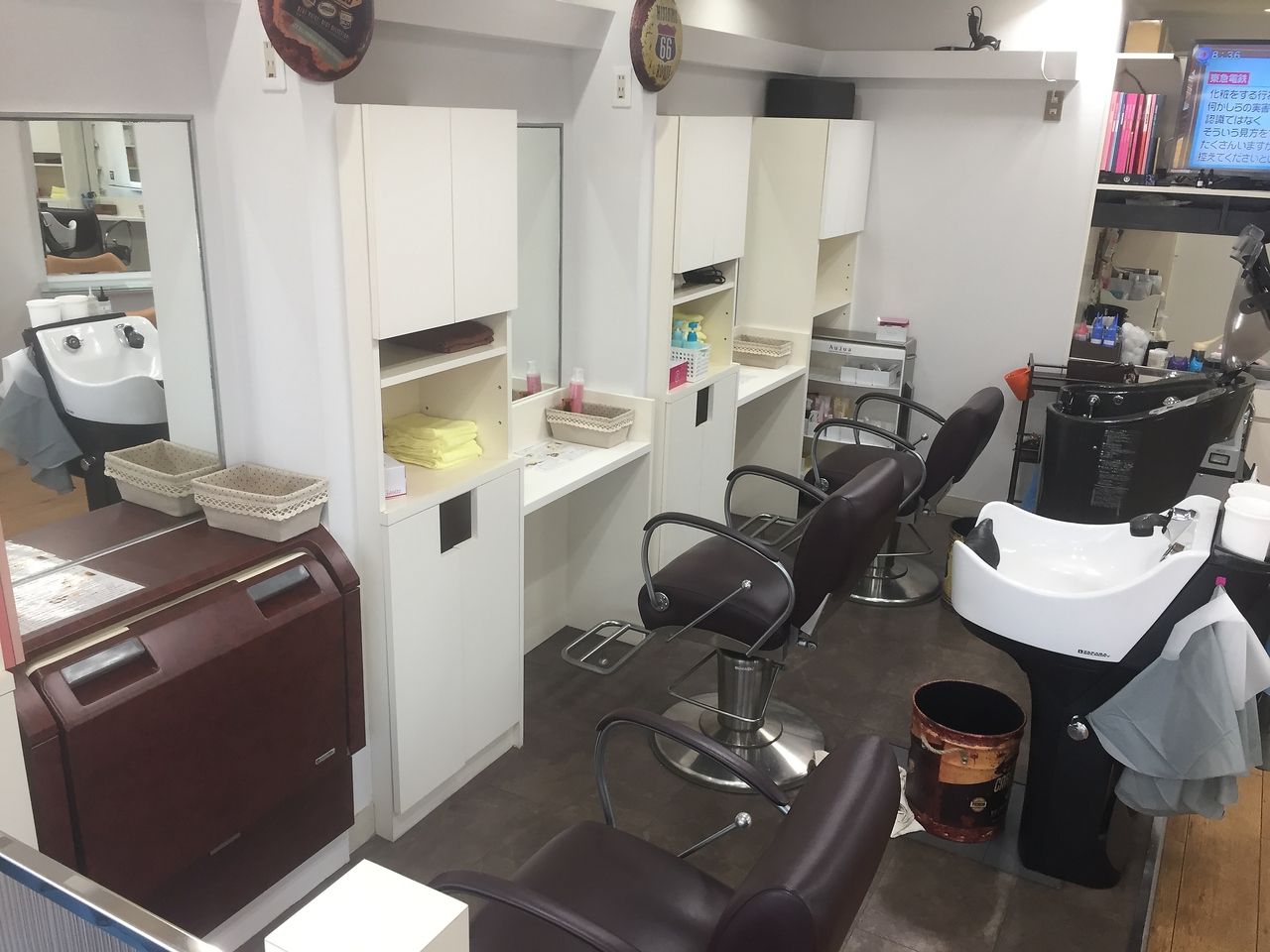 【泉大津】≪社会保険完備≫≪入客チャンス抜群≫≪長期ブランクOK≫売上・ノルマ等無し!!希望シフト制で働き方は自由!!安定して高収入が可能★パート・アルバイトも同時募集中♪「24泉大津店(トゥエンティーフォーイズミオオツテン)」からスタイリスト(美容師)の求人★☆