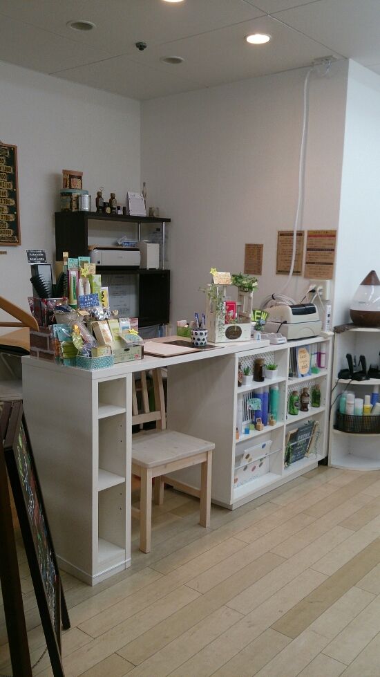 【天神】≪社会保険完備≫≪退職金制度あり！≫大型ショッピングモール内にあるヘアサロン！長く勤めていただきたいので充実の福利厚生を整えています！「美容室フェアリーランド（ビヨウシツフェアリーランド）」からスタイリスト（美容師）の求人☆★☆