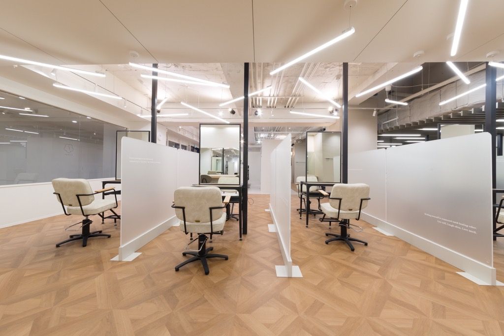 【河内小阪】≪デビューまで平均1年半≫≪集客数エリア 1≫≪完全週休2日≫≪土日休みは最大年4回OK≫≪最大10連休OK≫今の環境で中々お客様に入れない方は是非、お話を聞きに来てください！スタイリストとして活躍できる環境が整っています！「float 河内小阪（フロートカワチコサカ）」からアシスタント（美容師）の求人☆★☆