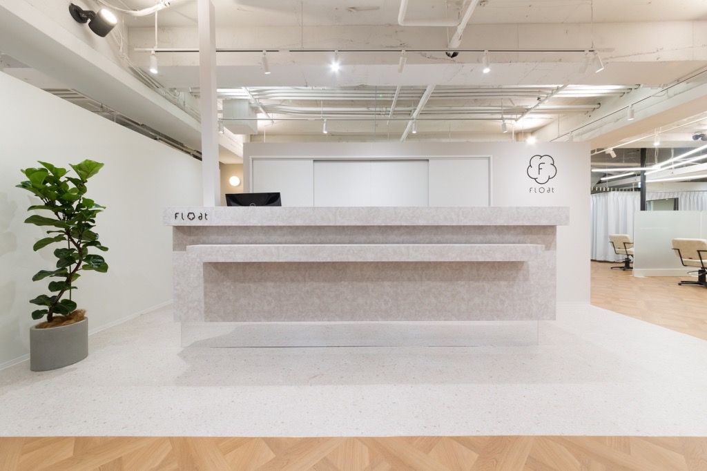 【河内小阪】≪デビューまで平均1年半≫≪集客数エリア 1≫≪完全週休2日≫≪土日休みは最大年4回OK≫≪最大10連休OK≫今の環境で中々お客様に入れない方は是非、お話を聞きに来てください！スタイリストとして活躍できる環境が整っています！「float 河内小阪（フロートカワチコサカ）」からアシスタント（美容師）の求人☆★☆