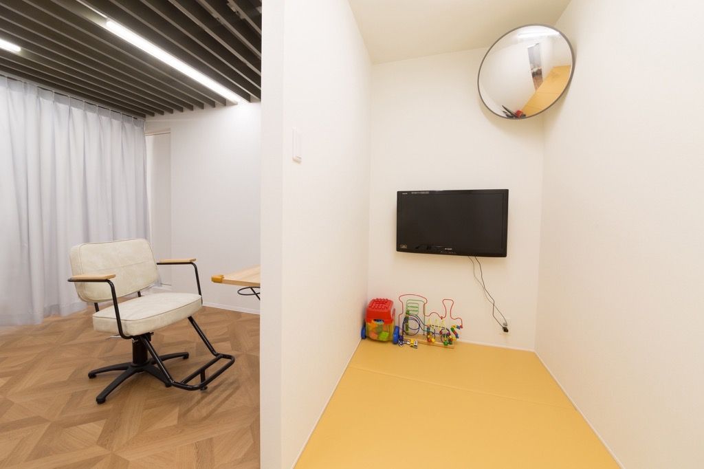 【河内小阪】≪デビューまで平均1年半≫≪集客数エリア 1≫≪完全週休2日≫≪土日休みは最大年4回OK≫≪最大10連休OK≫今の環境で中々お客様に入れない方は是非、お話を聞きに来てください！スタイリストとして活躍できる環境が整っています！「float 河内小阪（フロートカワチコサカ）」からアシスタント（美容師）の求人☆★☆