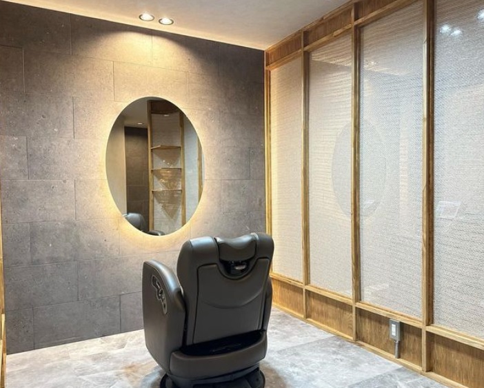 【西鉄平尾】月給19万円・社会保険完備・完全週休2日制!!ひとりひとりのお客様を大切してたくさんの笑顔を創ります。早回しでなくお客様満足度が高いオシャレヘアサロン「loe 平尾山荘(ロエヒラオサンソウ)」からアシスタント(美容師)の求人☆★