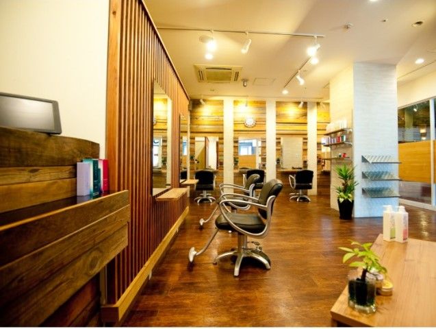 【JR西宮】《技術売上42％還元＆指名料全額バック》マンツーマンでお客様としっかり関わることが出来ます！入客チャンスあり！“LiL’ 西宮（リル ニシノミヤ）”からスタイリスト（美容師）の求人★☆