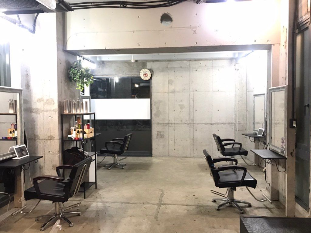【豊中駅】≪技術売上の42%還元+指名料全額バック!!≫≪マンツーマンで施術が出来るのでしっかりお客様に関わることが出来ますよ≫入客チャンスありも多くアットホームなサロン「LiL’ 豊中店(リルトヨナカテン)」からスタイリスト(美容師)の求人★☆