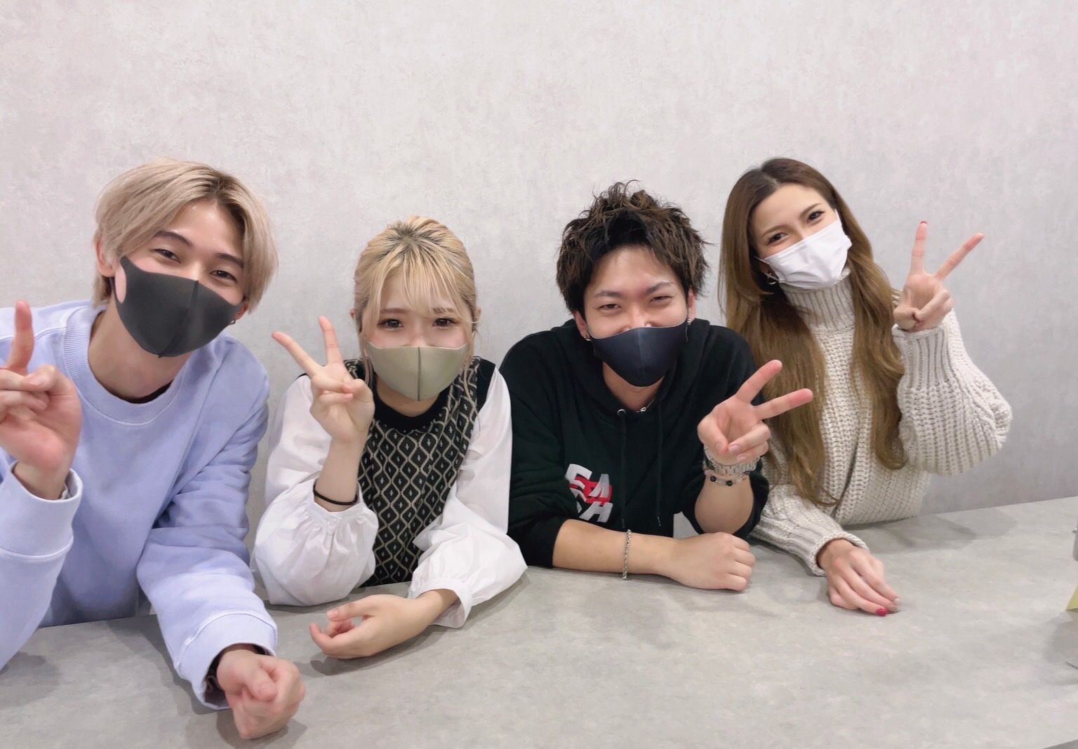 【心斎橋】≪完全週休2日制≫≪社会保険完備≫≪スタイリストデビュー最短1年半！≫≪営業中レッスンOK≫≪土日休み相談OK≫豊富な薬剤を揃える人気ヘアサロン！ハイライトやグラデーションなどのデザインカラーが大人気です！「L.OSAKA 心斎橋店（エルオオサカシンサイバシテン）」からアシスタント（美容師）の求人☆★☆