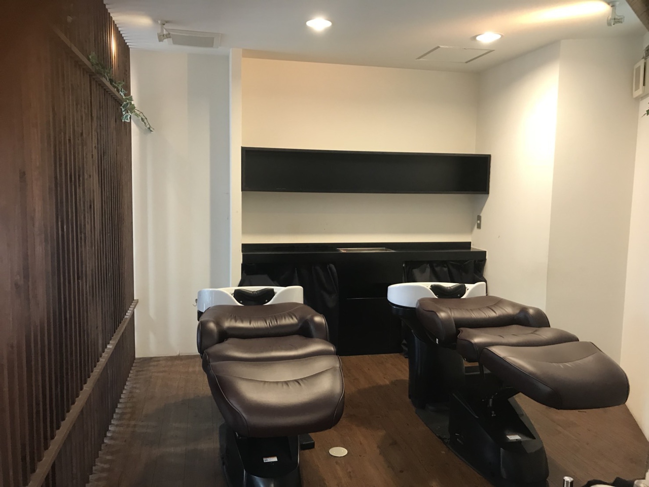 【三田】≪完全週休2日≫≪自由出勤制≫≪土日祝休みOK≫≪社会保険完備≫マンツーマン接客でお客様と丁寧に関われるサロン！プライベートも大切にしたいママさんにもオススメのサロンです！ブランクがあってもOK！「Ar 三田駅前店（アールサンダエキマエテン）」からスタイリスト（美容師）の求人☆★