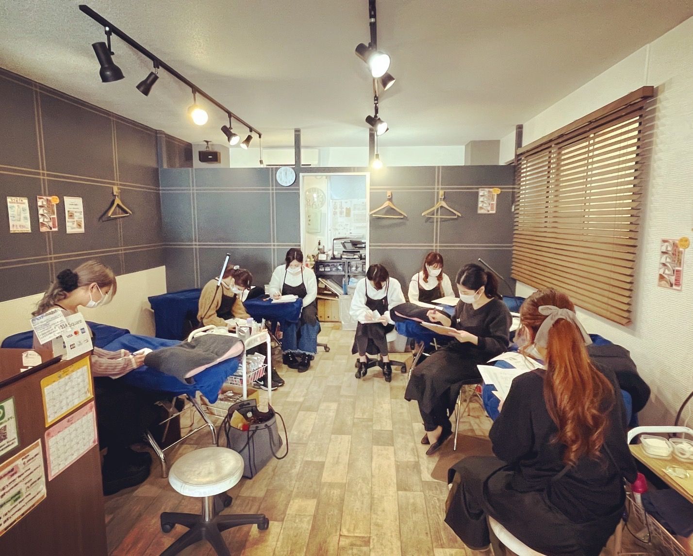 【千代県庁口】≪月休8日・社会保険完備・土日祝のお休みOK・マツエクスクール併設・研修中も給与あり≫スクール併設なので技術に自信アリ！！ドンドンお客様に入客できる人気アイラッシュサロン「アイラッシュサロンK 千代店（アイラッシュサロンケイチヨテン）」からアイリスト（まつげエクステ・アイブロウ）の求人☆★