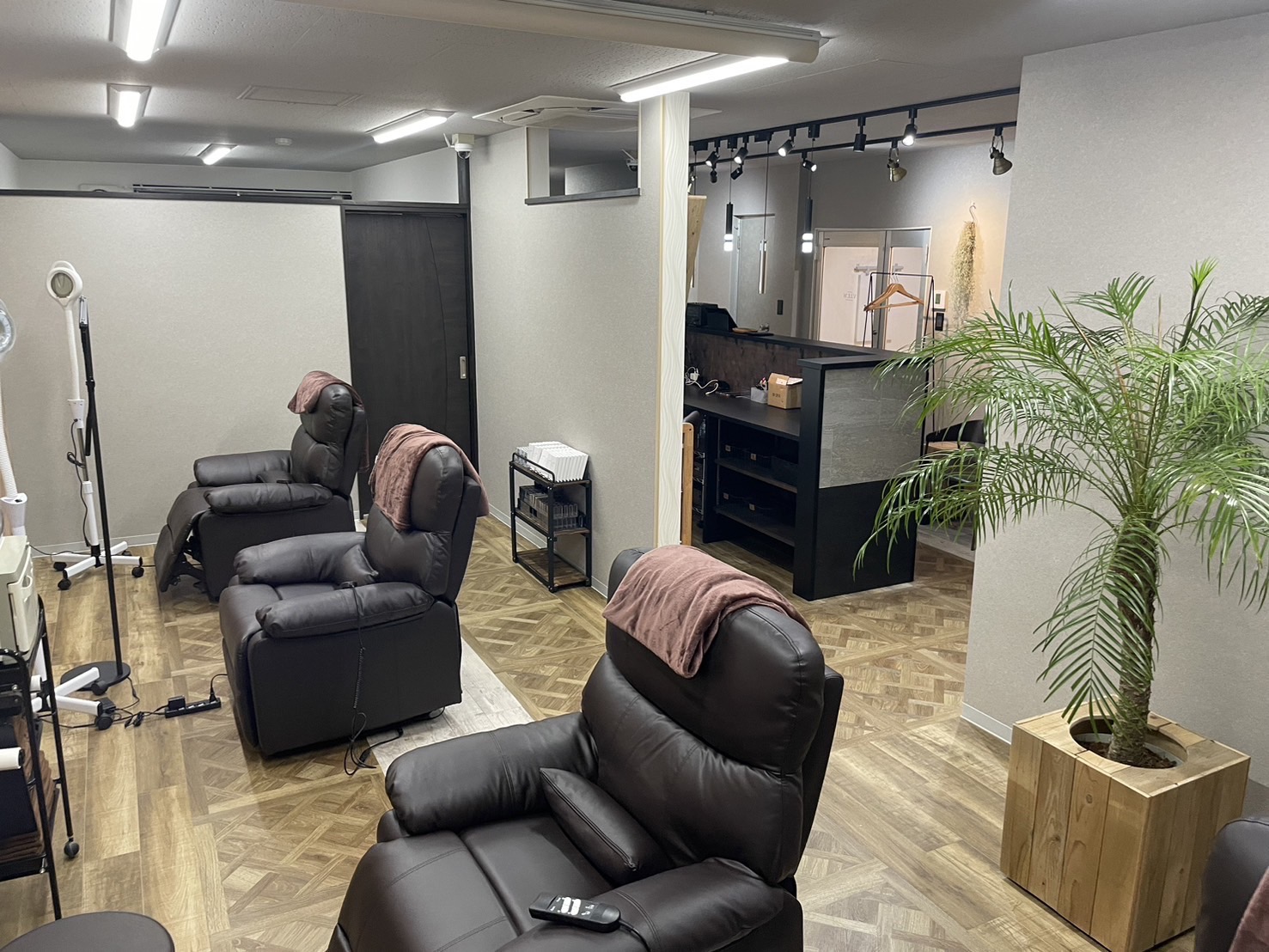 【春日市春日】≪業務委託／正社員あり・指名還元率50％≫顧客がいる人大歓迎！！働き方の融通が利きやすいサロン「V.I.E.W eyelash&nail（ビュー アイラッシュアンドネイル）」からネイリスト（ネイリスト）の求人☆☆