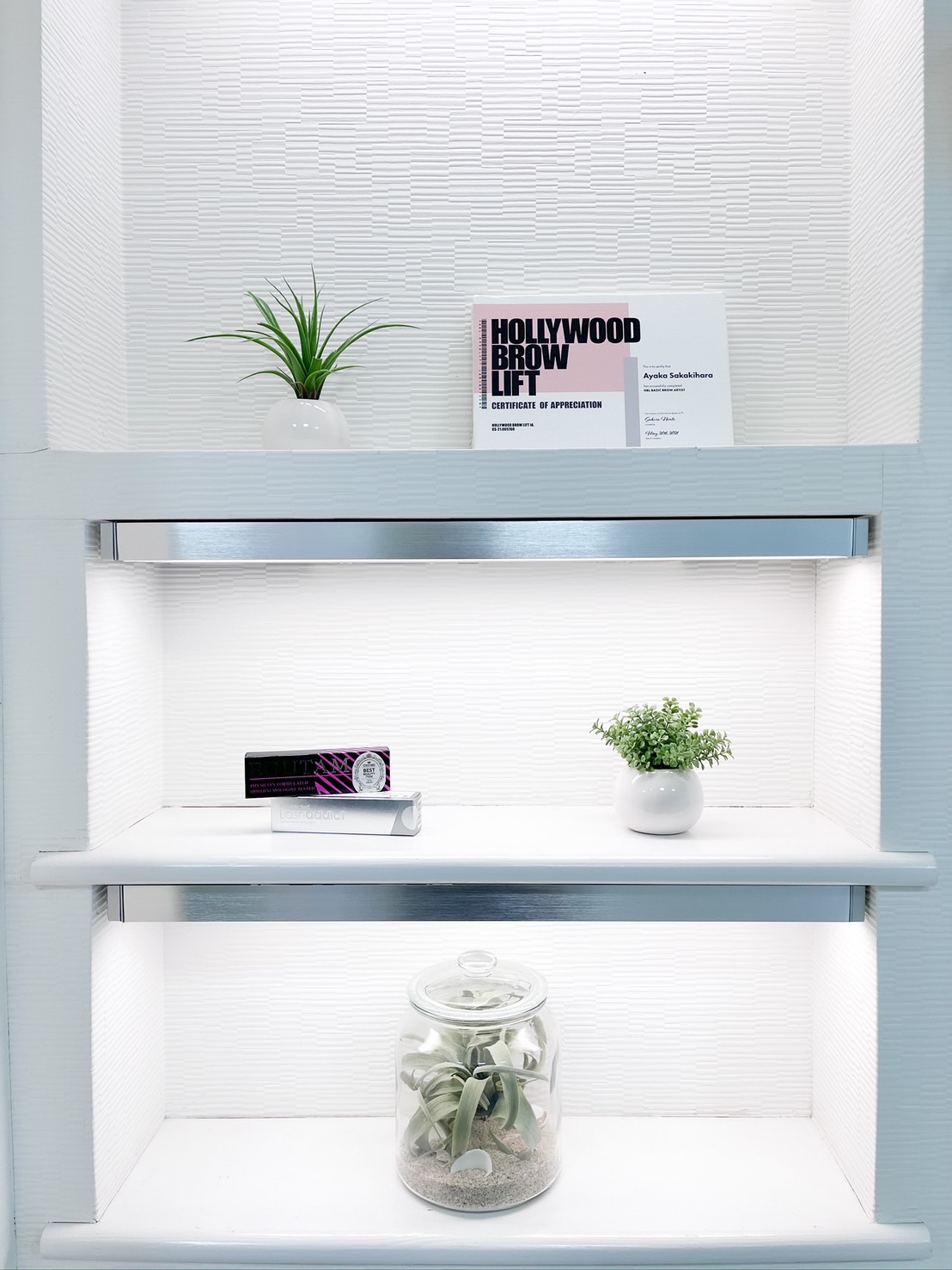 【梅田】≪完全週休2日≫≪実働8時間≫≪18:30退勤可能!≫≪月給22万円から!≫目指すは美容系OL!メリハリ付けてプライベートも充実したいなら「viviAiles 梅田店(ビビエールウメダテン)」からアイリスト(まつげエクステ・まつげパーマ・アイブロウ)の求人☆☆