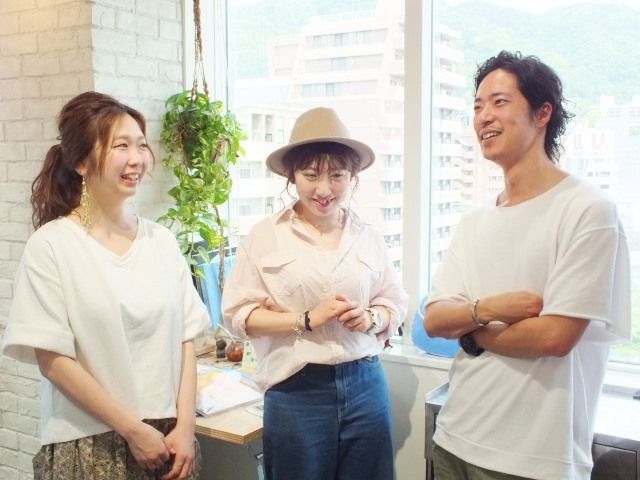 【三宮】≪社会保険完備≫≪完全週休2日制≫≪営業中レッスン≫≪自社スタジオ完備≫しっかりとしたレッスンカリキュラムで最短1年半でスタイリストデビューも可能!女性が働きやすいオシャレな癒しサロン「UNBIRTHDAY(アンバースデー)」からアシスタント(美容師)の求人☆☆