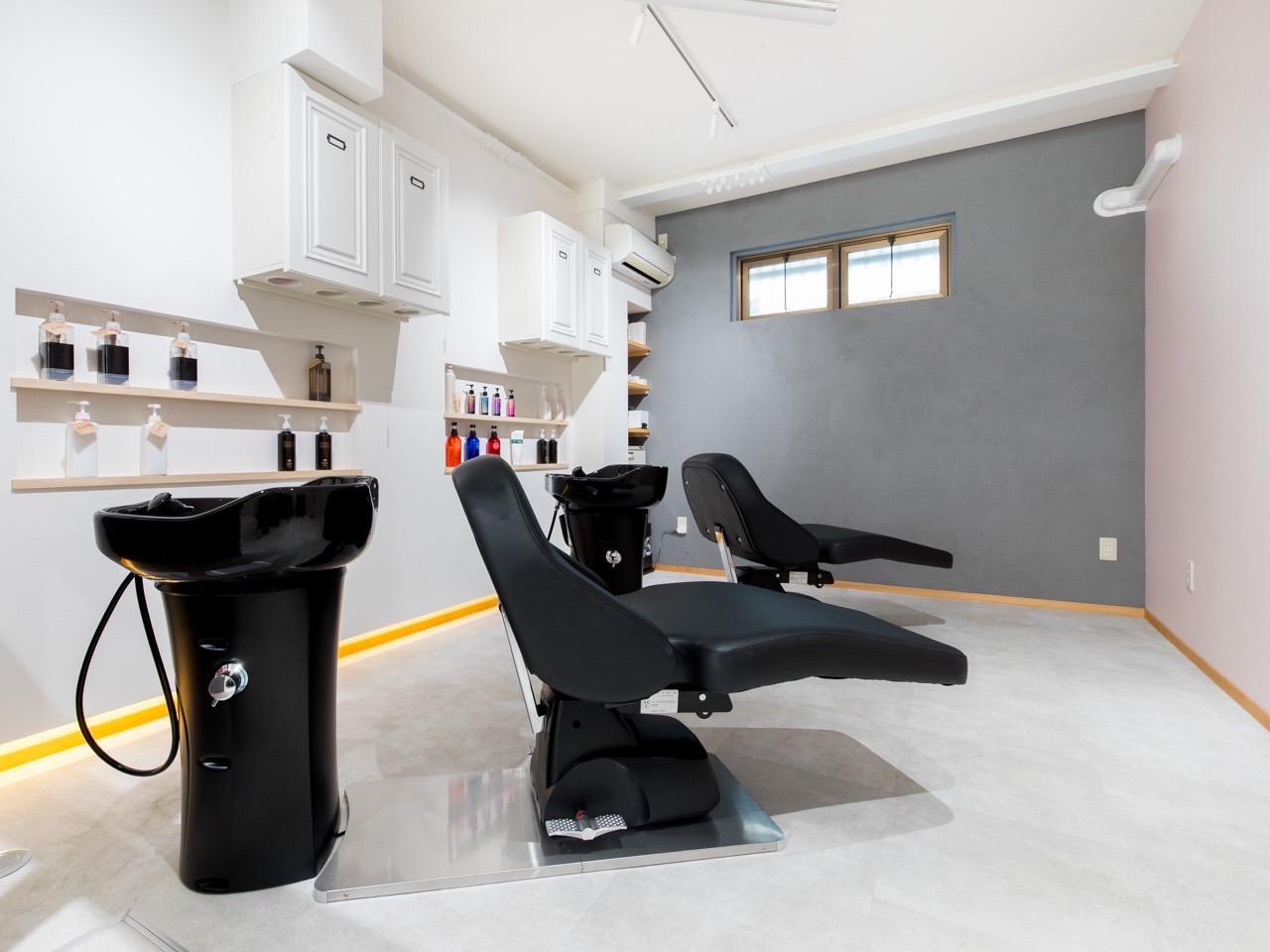 【堺東】≪月給22万円スタート！≫≪完全週休2日制≫≪住宅手当あり≫≪社会保険完備≫新店舗出店の為、スタッフ募集中！プライベートも充実しながら美容師として成長していきたい方にオススメ！完全個室あり！お客様との距離が近い少人数制のアットホームサロン「hair salon greed NEO（ヘアサロングリードネオ）」からアシスタント（美容師）の求人☆★☆