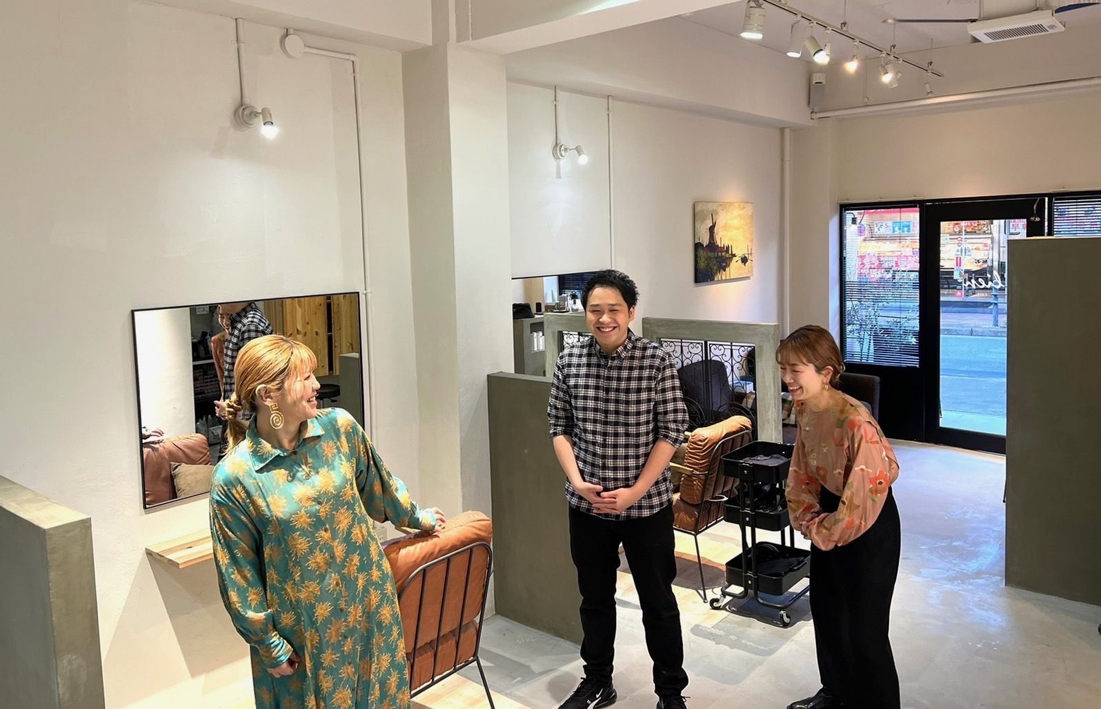 【関目】≪完全週休2日or3日から選択可能≫≪月給33万円スタート≫月平均100名以上の集客力!トレンド発信型サロン「hair salon lien(ヘアサロンリアン)」からスタイリスト(美容師)の求人☆★☆