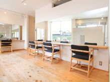 【岸和田】≪社会保険完備≫2階建ての一軒家風ナチュラルサロン♪大阪市内の有名サロン出身の実力派スタイリスト在籍！高い技術を身に付けられる環境が整っています★新卒生も募集中！アシスタント（美容師）の求人☆★☆