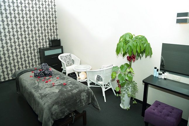 【鳥栖駅】≪社会保険完備・残業やノルマなし・19時退勤・駐車場完備・休憩1時間・車通勤OK・ネイル髪色自由・SNSブログ更新なし≫研修期間中も給与発生！お客様のキレイをサポートするエステサロン「Felicia 佐賀鳥栖店（フェリシアサガトステン）」からエステティシャンの募集☆☆