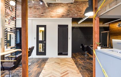 【東福山】日本だけでなく海外にも出店！勢いのあるサロンで活躍しませんか ≪フリー40〜50％／指名50〜60％還元≫月30万円も狙える！プライベート重視なら週休2日もOKの「freedom terrace（フリーダムテラス）」からスタイリスト（美容師）の求人☆★