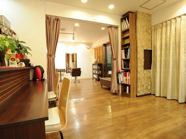 【高安】≪社会保険完備！月7,8日休み≫スタッフさんの定着率！お客様との関係性を大事にしています！1人1人のやりたいを尊重してくれるサロンMaSa hair（マサヘアー）からスタイリスト（美容師）の求人☆★