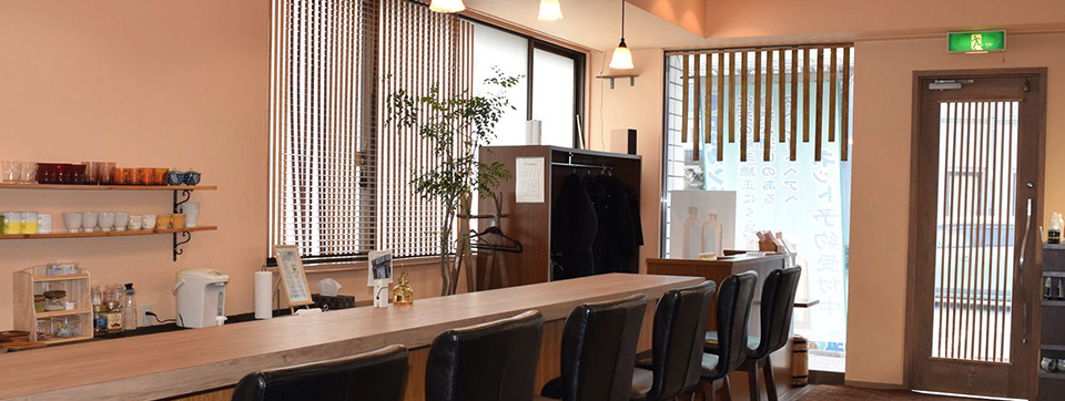 【野芥駅】≪最短1年でスタイリストデビュー・練習用のウィッグ支給・残業なし≫早期スタイリストデビューが可能!サロンはスタッフの成長のために一肌脱ぎます!こだわりの技術を提供する縮毛矯正専門サロン「hair design BEER 野芥店(ヘアーデザインビールノケテン)」からアシスタント(美容師)の求人☆★