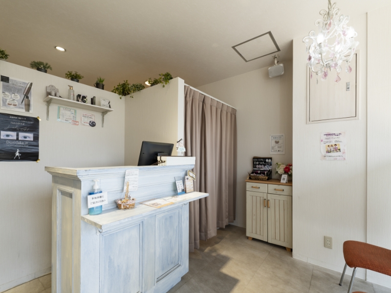 【古江駅前】≪完全週休2日制・GW休暇・有給休暇あり≫≪社会保険完備≫高待遇で長く勤務できる環境が揃っています！地域密着でゆったりした雰囲気のアイラッシュサロン！「Myrrha 古江店（ミュラフルエテン）」からアイリスト（まつげエクステ・まつげパーマ・アイブロウ）の求人☆☆