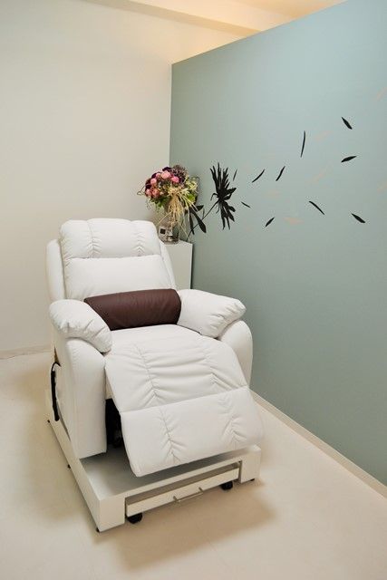 【可部】社会保険完備☆整った福利厚生！『長く働ける環境』『チームワーク』を大切にした社風のトータルビューティーサロン☆「Charoite 可部店（チャロアイトカベテン）」からアイリスト（アイデザイナー・まつ毛エクステ）の求人☆☆