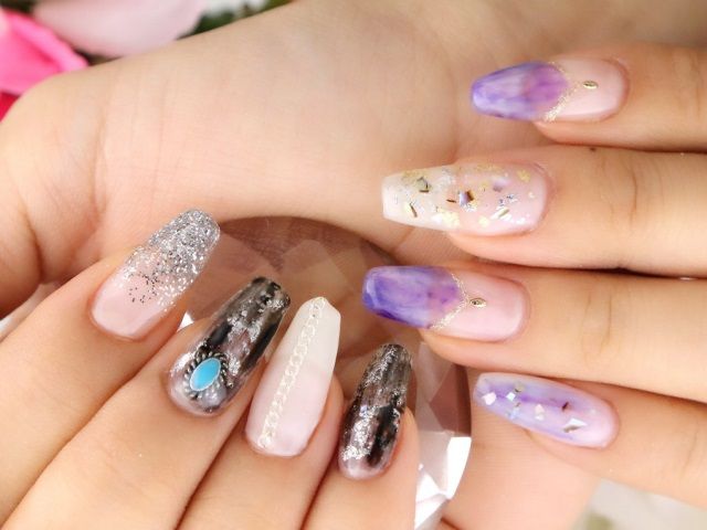 【南森町】オーナーさんとの距離が近いアットホームなお店♪実働8時間or実働10時間の選択制☆女性の働きやすい環境を目指しています！”share by R（シェアー バイ アール）”からネイリスト（ネイル）の求人☆☆