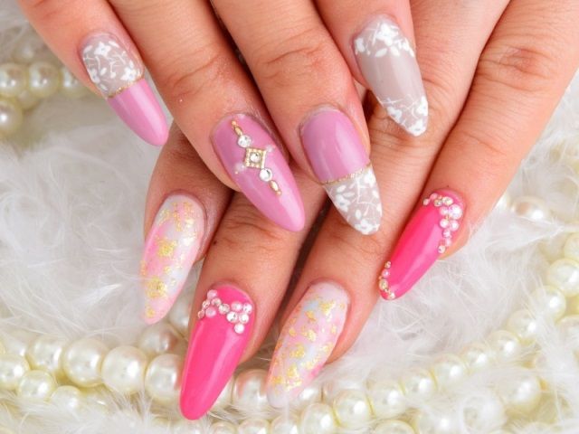 【南森町】オーナーさんとの距離が近いアットホームなお店♪実働8時間or実働10時間の選択制☆女性の働きやすい環境を目指しています！”share by R（シェアー バイ アール）”からネイリスト（ネイル）の求人☆☆