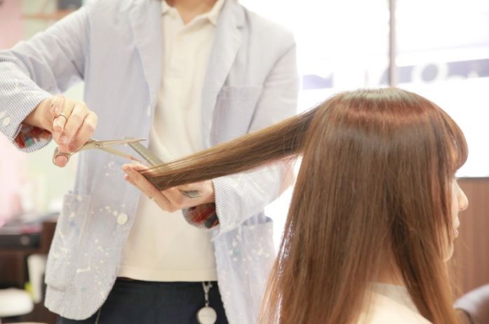 【芦花公園】≪月給24万円〜♪≫≪社会保険完備で安心勤務♪≫一生働ける環境がうれしいアットホームサロン プライベート重視で働きたい方もバリバリ働きたい方も大歓迎です!“CUT ROOM COLOR 芦花公園店(カットルームカラーカラーロカコウエンテン)”からスタイリスト(美容師)の求人☆★