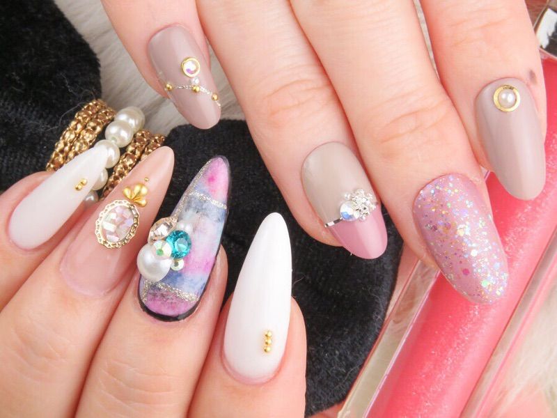 【高宮】≪社会保険完備・講師経験のあるネイリストさん在籍・シンプルデザインが人気≫あなたに合った働き方を探しましょう！やればやるだけ高収入を狙えます！ヘア・マツエク・ネイル・整体が併設されたトータルビューティーサロン「Looog*（ローグ）」からネイリスト（ネイル）の求人☆☆