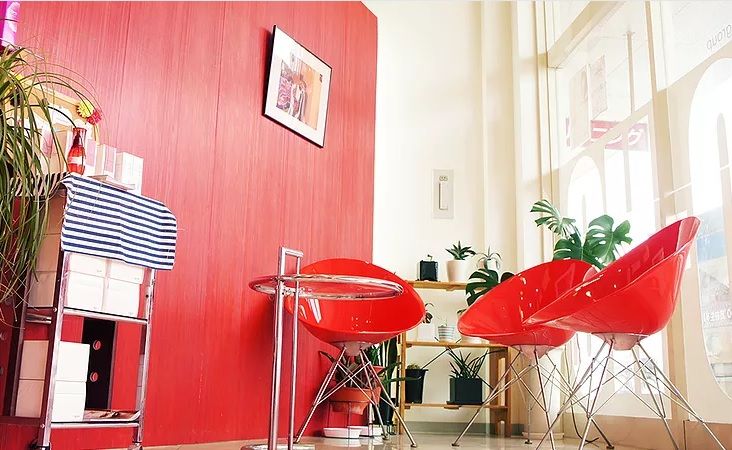 【新山口】≪社会保険完備♪≫安心してスタイリストデビューを目指せる環境が整った人気サロン！営業時間内のレッスンを推奨してるので毎日遅くまで残る事も無くプライベートも充実できますよ！サロンワーク以外でも着付けやブライダルなど、色んな技術を学べます！“New Style SO-HO（ニュースタイルソーホー）”からアシスタント（美容師）の求人★☆