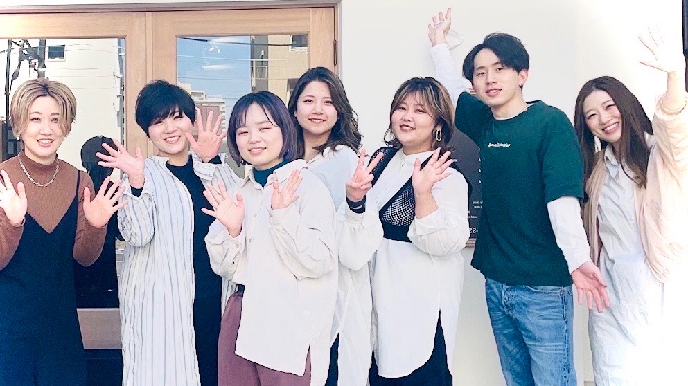 【堺東駅】≪月給22万スタート！≫≪完全週休2日制or定休日＋1日休み≫≪社会保険完備≫≪営業中レッスン可能≫プライベートも充実、人間関係良好、カリキュラムもしっかりしているアットホームなサロンです！メイク・着付け・スパも学べます！「ROCCA hair eje.（ロッカ ヘア エジェ）」からアシスタント（美容師）の求人★☆