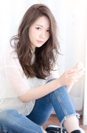 【香里園】≪社会保険完備!月8日休み!住宅手当あり≫カット入客チャンスも多く、今までの経験を生かしながら働けます!気さくなスタッフさんも魅力で長く勤めていきたい方にピッタリのサロンAnzu Glow 香里園店(アンズグロウコウリエンテン)からスタイリスト・Jr.スタイリスト(美容師)の求人☆★