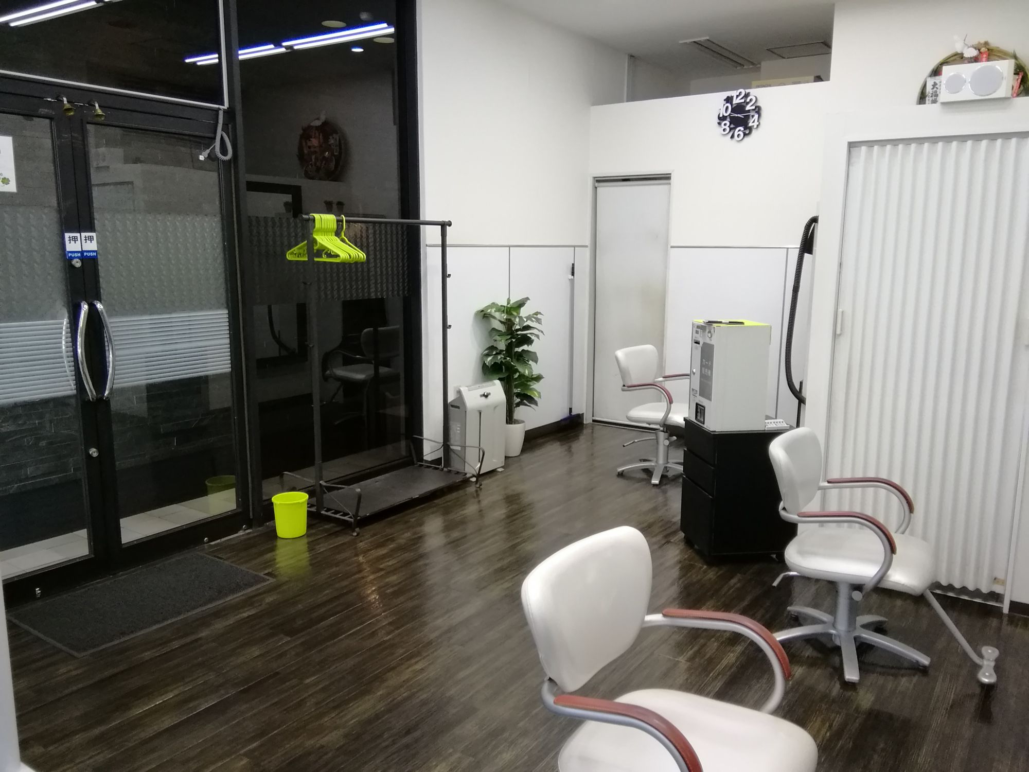 【天満橋】◆住宅手当あり◆今までの技術を生かしながらさらにキャリアアップしていくことができます♪カット専門店S’de.com（エスズドットコム）からスタイリスト（美容師・理容師）の求人☆★