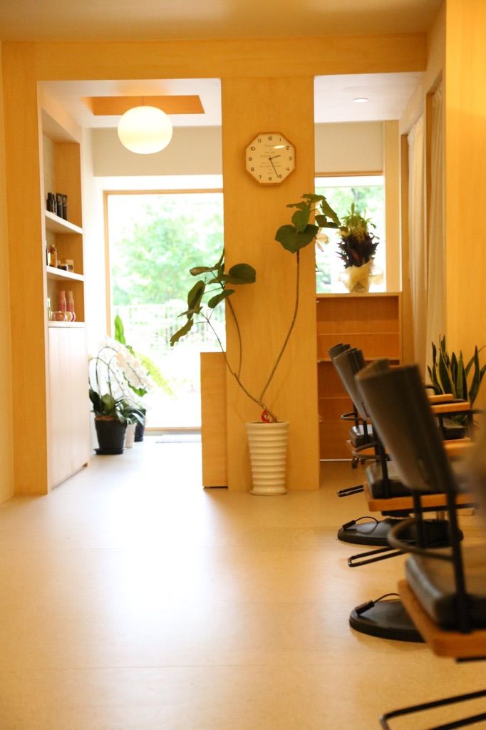 【JR堺市駅】≪未経験・通信生・新卒生OK≫≪月7,8日休み≫≪営業中レッスンOK≫少人数制サロンなのでレッスンはスタッフさんのペースに合わせていつでも見てもらえる環境!!お客様との距離が近いプライベートサロン「fossette(フォセット)」からアシスタント(美容師)の求人☆★☆