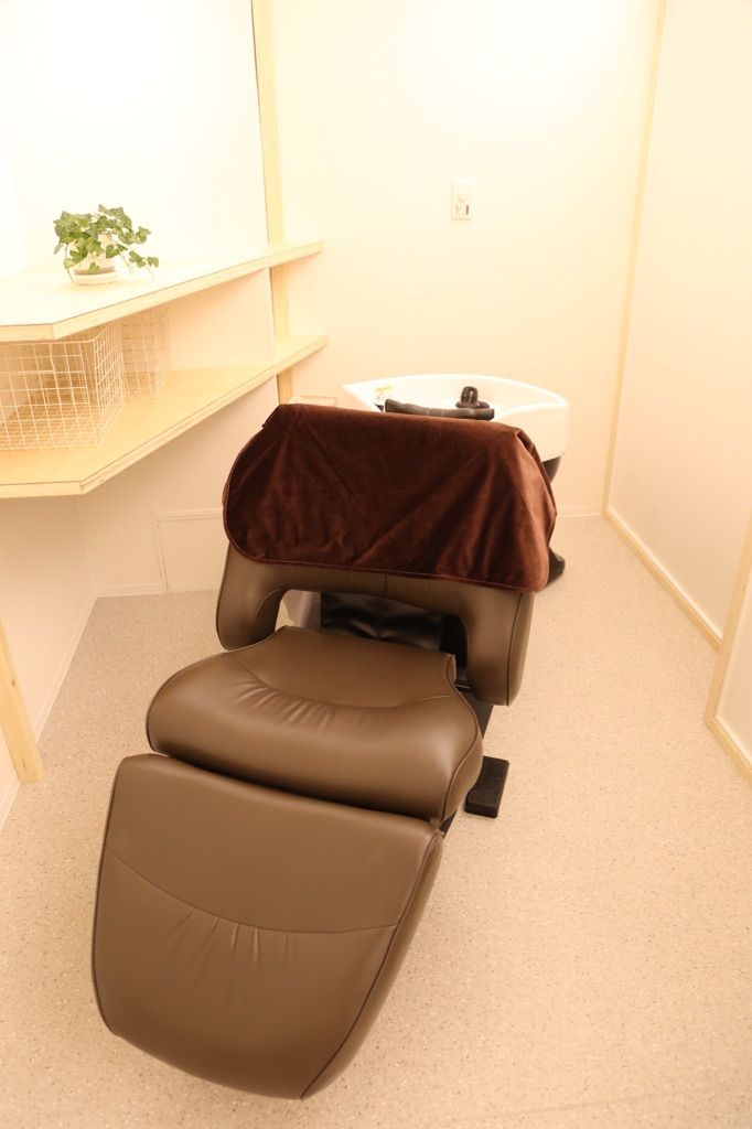 【JR堺市駅】≪未経験・通信生・新卒生OK≫≪月7,8日休み≫≪営業中レッスンOK≫少人数制サロンなのでレッスンはスタッフさんのペースに合わせていつでも見てもらえる環境!!お客様との距離が近いプライベートサロン「fossette(フォセット)」からアシスタント(美容師)の求人☆★☆