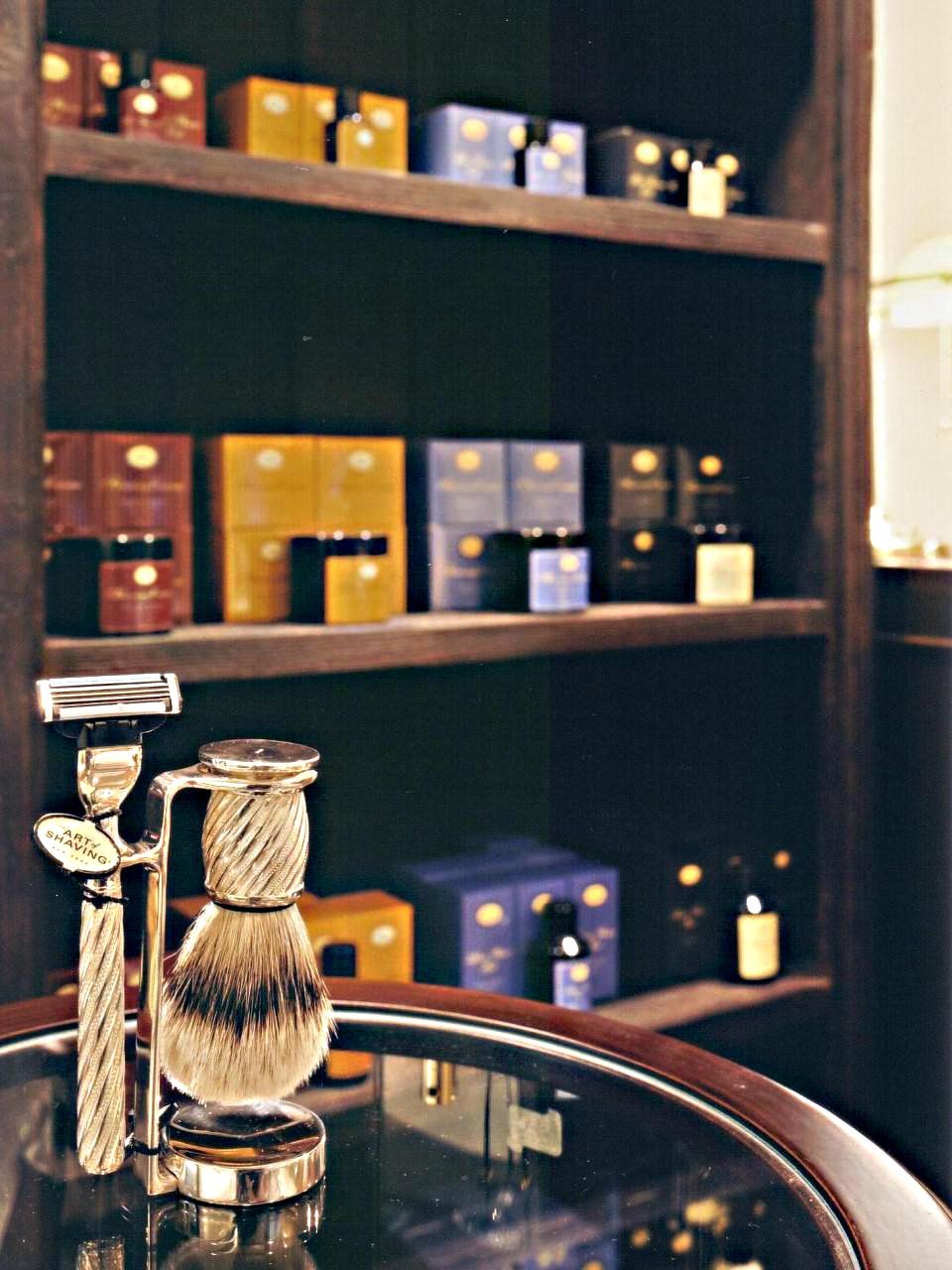 【南船場】≪社会保険完備≫≪完全週休二日≫メンズのためのトータルビューティーサロン！高単価なお客様としっかり関われるやり甲斐のあるお仕事です！営業内レッスンでキャリアップもしっかりできる「Re homme（レオム）」から理容師（理容室）の求人☆☆