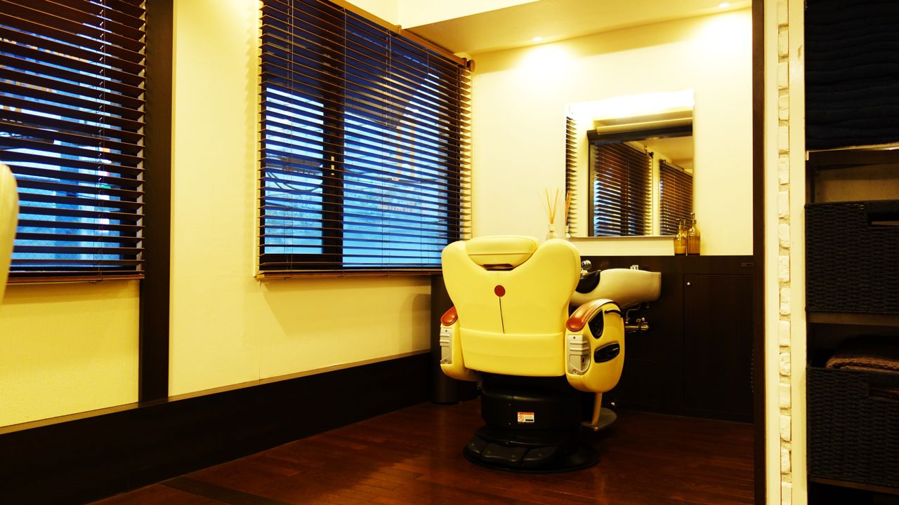 【南船場】≪社会保険完備≫≪完全週休二日≫メンズのためのトータルビューティーサロン！高単価なお客様としっかり関われるやり甲斐のあるお仕事です！営業内レッスンでキャリアップもしっかりできる「Re homme（レオム）」から理容師（理容室）の求人☆☆