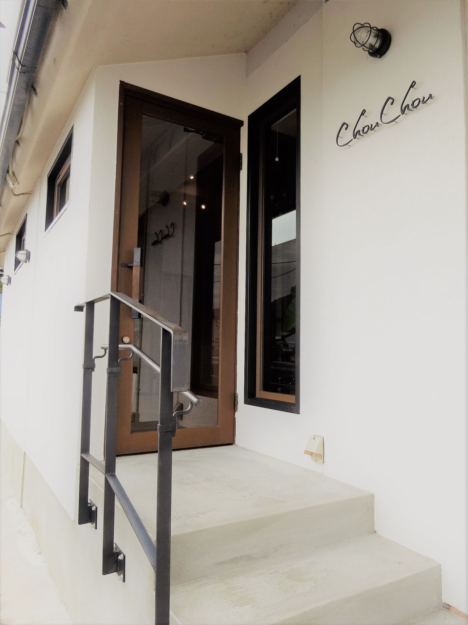 【JR亀岡駅】地域密着サロンなので、かなり幅広い年齢層のお客様が来店されます★個人のペースで成長していけるあったかサロンHair Space Chou Chou（ヘアスペースシュシュ）からアシスタント（美容師）の求人☆★