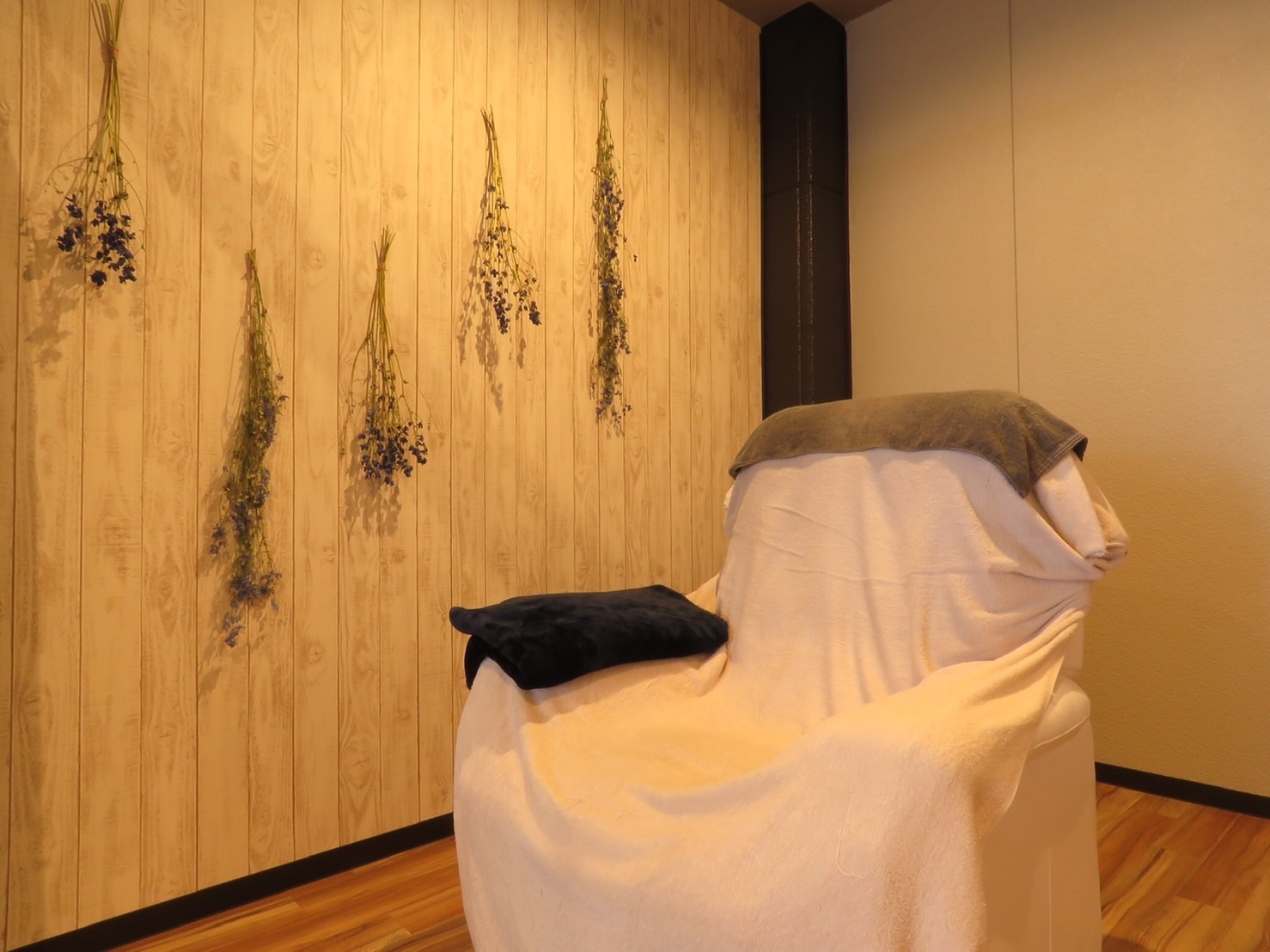 【宮の陣】≪月給30万円も可能・月8日休み・社会保険完備・実働8時間・未経験OK・研修中もお給与あり≫未経験の方もご安心ください!1日でも長く働ける環境づくりに取り組みます!店舗展開中のアイラッシュ&ネイルサロン「Madonna Lily(マドンナリリー)」からネイリスト(ネイル)の求人☆☆