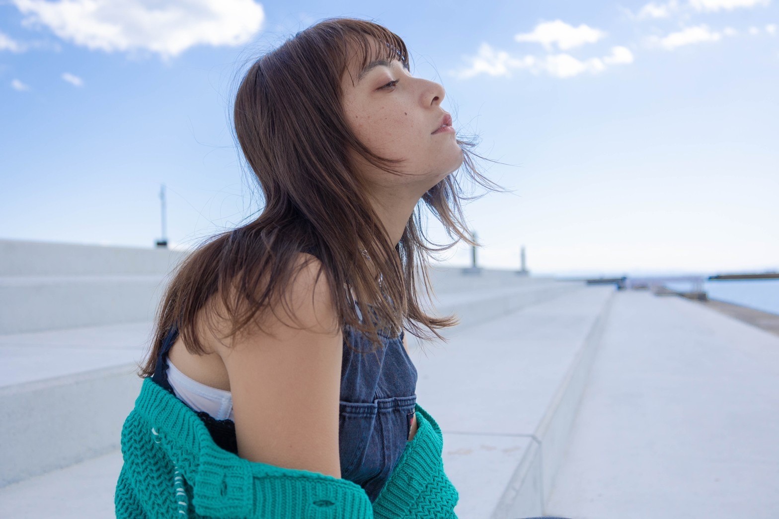 【須磨】≪完全週休2日≫≪月給20万円～≫≪営業中レッスンOK≫≪社会保険完備≫≪夏季冬季休暇あり≫≪19時過ぎ退勤可能≫福利厚生バッチリ！技術もしっかり学べるので安心してスキルアップが出来る！地域密着のオシャレサロン「reefur（リーファ）」からアシスタント（美容師）の求人☆☆