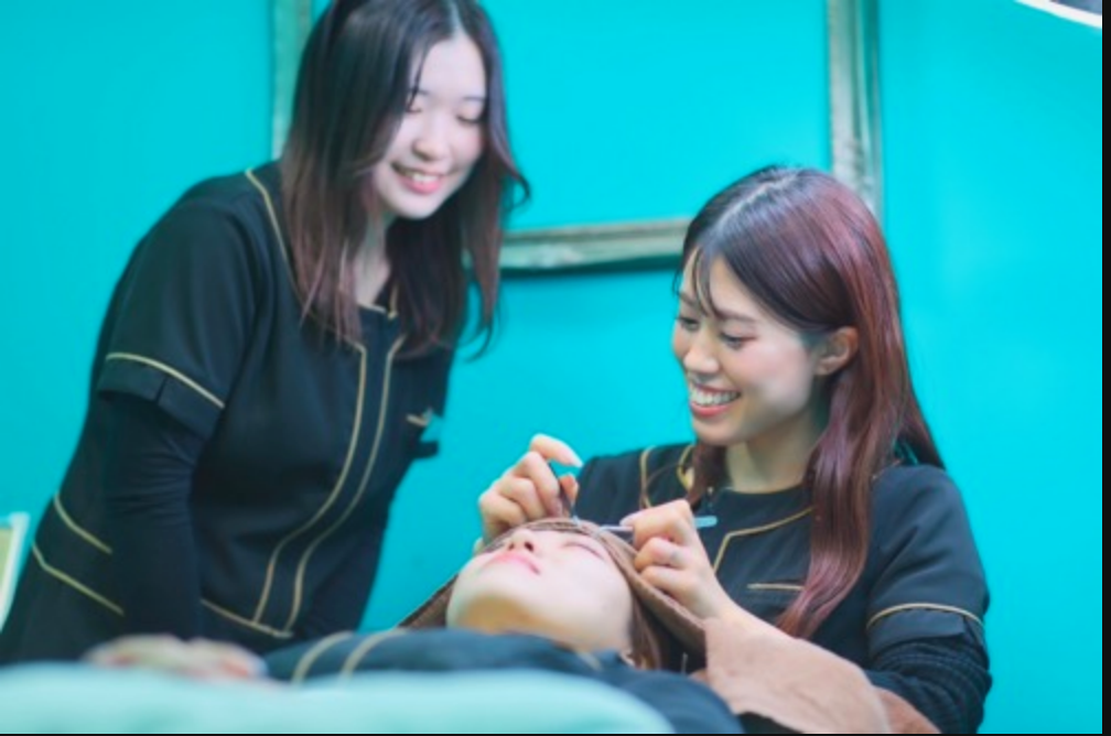 【千代ケ崎】≪完全週休二日制・未経験OK・残業、売上ノルマなし・早上がりあり・パートアルバイト募集あり・社会保険完備・髪型やネイルは自由≫トレンドを取り入れたメニューで集客します！働きやすい就業条件が揃っているトータルビューサロン「Hair&Relaxation SASE（ヘアーアンドリラクゼーションシャッセ）」からアイリスト（まつげエクステ・まつげパーマ・アイブロウ）の求人☆☆