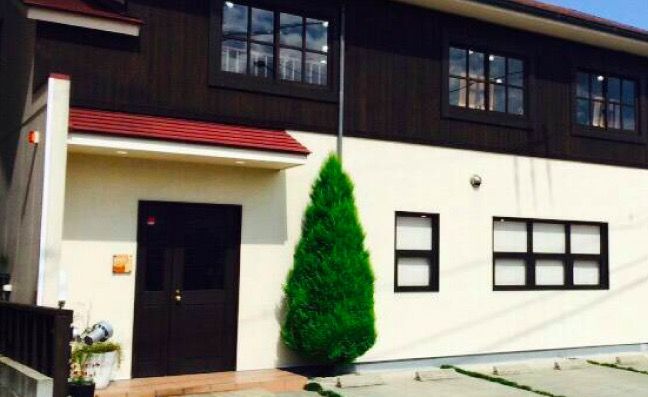 【高野】≪社会保険完備≫≪有給休暇あり≫≪年間休日124日≫≪日曜休みあり！≫お店づくりはスタッフさんの意見を取り入れてます！指名だけでなく担当売上で歩合がつくのでやり甲斐も！長く安心して働けるサロン「RAIDEEN（ライディーン）」からスタイリスト（美容師）の求人★☆