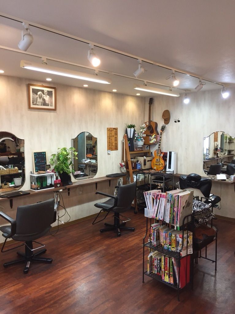 【杉本町】≪土日祝は時給1200円!!≫週3日から、土日どちらか勤務出来る方であればOK♪家庭と両立しながら美容師として活躍できます！！「美容室KAZU（ビヨウシツカズ）」からスタイリスト（美容師）の求人☆☆